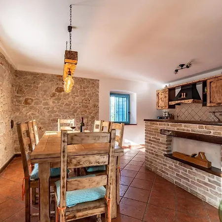 Hidden Gem With Pool Tatil Evi *