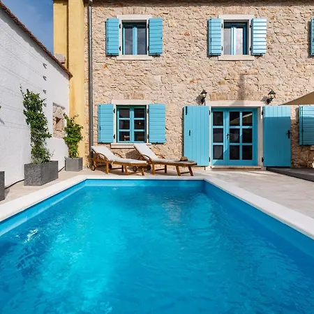 Hidden Gem With Pool *