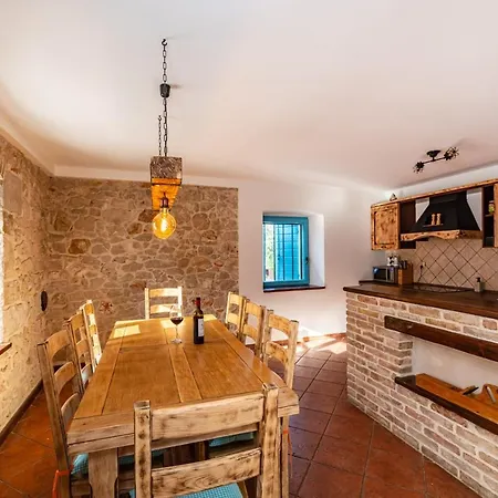 Hidden Gem With Pool Feriehus *